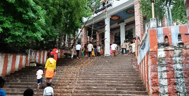 palani Subrahmanya swamy temple steps way