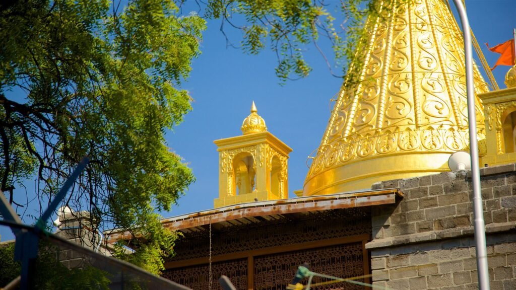 Richest Temples in India : భారతదేశంలో అత్యంత ధనిక ఆలయాలు ఇవే.. ఆ ఒక్క గుడికే రూ.3 లక్షల కోట్లు ? 3 Prayanikudu
