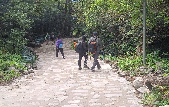 How To Walk Durding a Trek