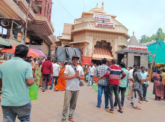 Pandharpur : పండరిపురం ఎలా వెళ్లాలి ? ఏం చూడాలి ? ఎక్కడ ఉండాలి ? 7 ఆలయాల దర్శనం 3 Pandharpur Temple Front Side