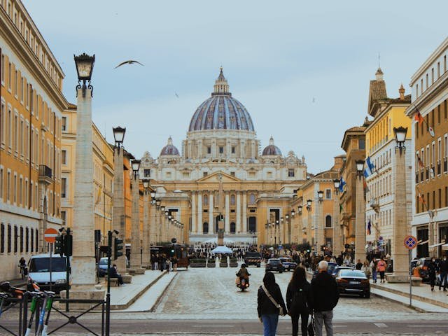 Vatican City : 15 నిమిషాల్లో ఈ దేశం మొత్తం తిరిగొచ్చు, జనాభా కన్నా పర్యాటకులే ఎక్కువ 3 Vatican City Complete Guide and Planner