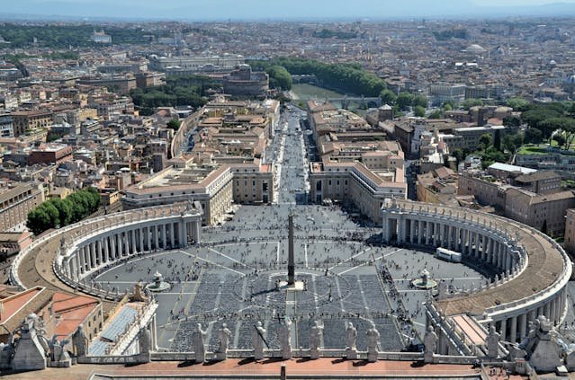 Vatican City : 15 నిమిషాల్లో ఈ దేశం మొత్తం తిరిగొచ్చు, జనాభా కన్నా పర్యాటకులే ఎక్కువ 2 Vatican City Complete Guide and Planner