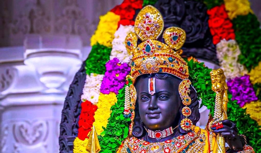 Ayodhya : 96 గంటల్లో 65 లక్షల మందికి అయోధ్యా బాలరాముడి దర్శనం 2 Lord Rama Face In Ayodhya Temple