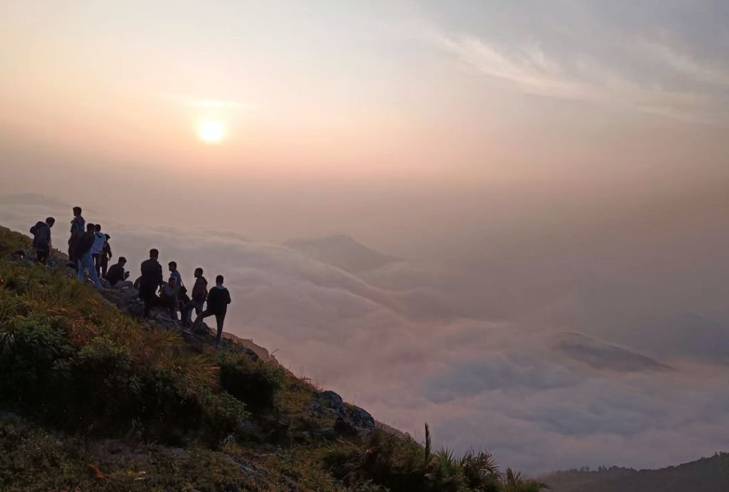 Vanjangi Trek : వింటర్లో వంజంగి ఎందుకు వెళ్లాలి ? ఈ 10 కారణాలు చదవండి 2 vanjangi trek