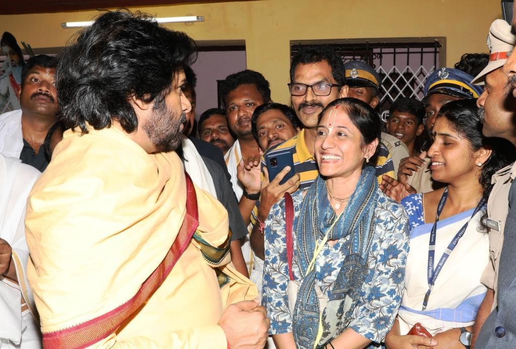 Pawan Kalyan In Tiruvallam Parusurama Temple 2