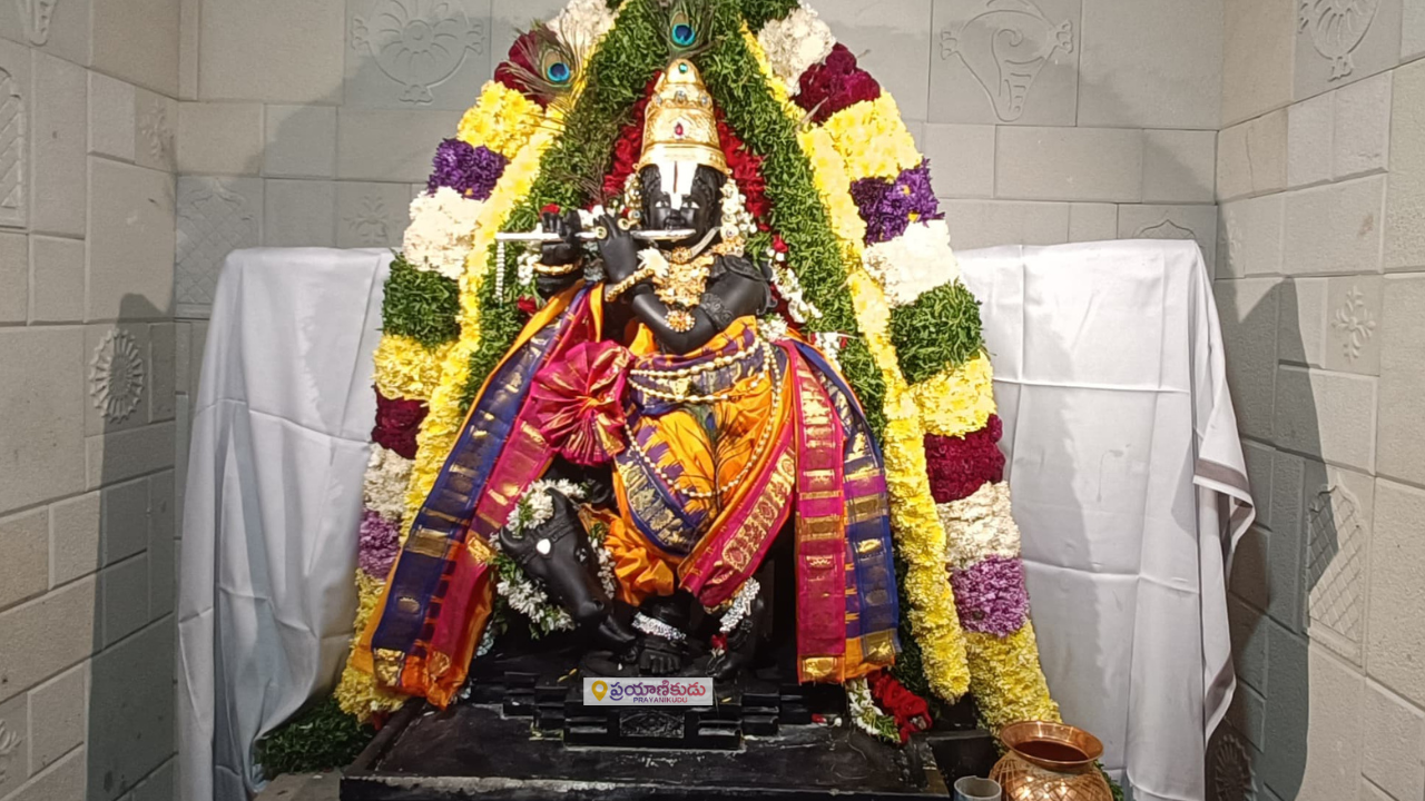 Venu Gopala Swamy Statue