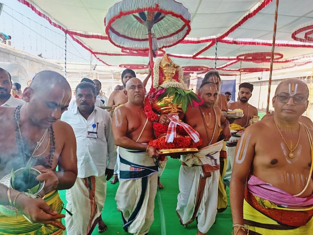 Maha Shanti Abhishekam at Vontimitta