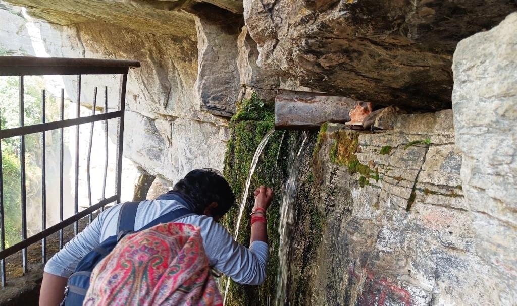 Mana : భారత్లో చివరి గ్రామం...ఇక్కడే సరస్వతి నది పుట్టేది | India's Last Village 16 Tasting Saraswati River Water