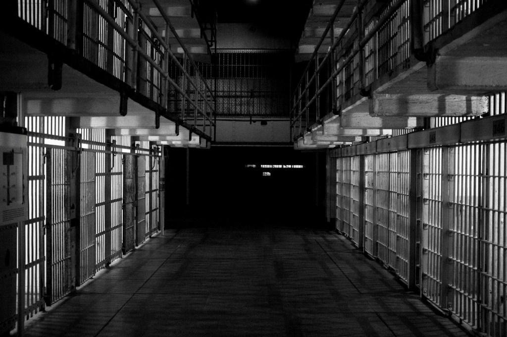 Alcatraz : 1963 లో మూసిన భయంకరమైన జైలును మళ్లీ తెరవమన్న ట్రంప్… 8 alcatraz jail