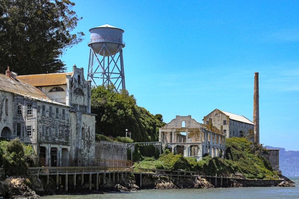 Alcatraz : 1963 లో మూసిన భయంకరమైన జైలును మళ్లీ తెరవమన్న ట్రంప్… 3 alcatraz jail