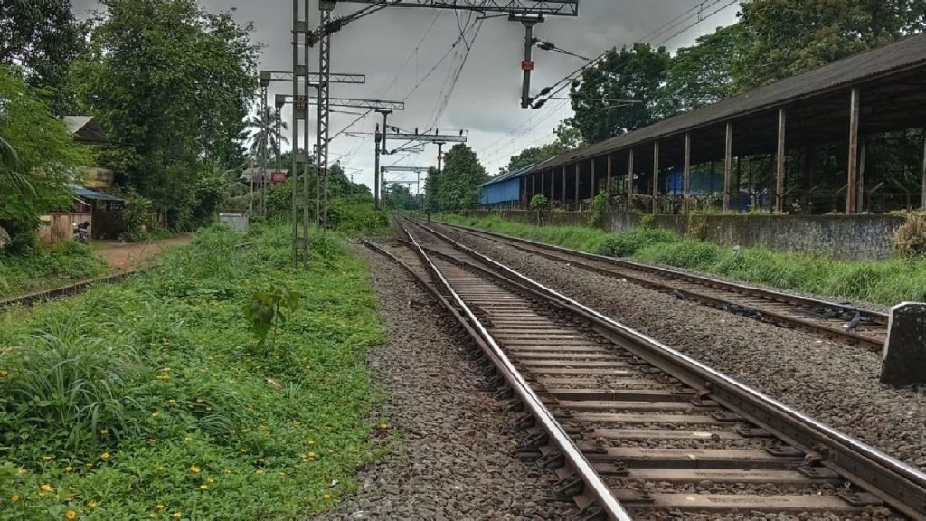 Sabari Rail : నెరవేరనున్న దశాబ్ధాల కల.. శబరి రైలుకు గ్రీన్ సిగ్నల్.. జూలై నుండి భూసేకరణ ప్రారంభం 2 Prayanikudu