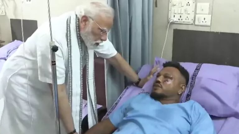 Air India Crash : అహ్మదాబాద్‌లో ఘోర విమాన ప్రమాదం.. రమేష్ విశ్వాస్ ఎలా బయటపడ్డాడంటే ?
