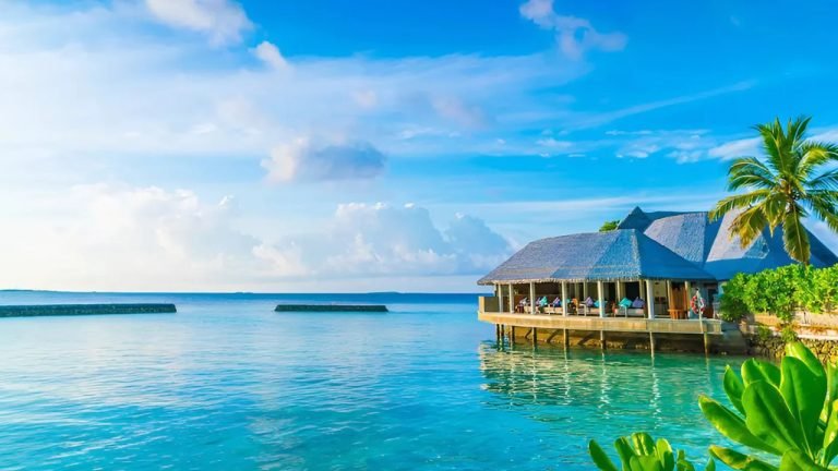Goa Tour Package : కేవలం రూ.400లతో గోవా వెళ్లాలనుకుంటున్నారా ? బీచ్ లో ఎంజాయ్ చేయాలనుకునే వాళ్లకు బంపర్ ఆఫర్