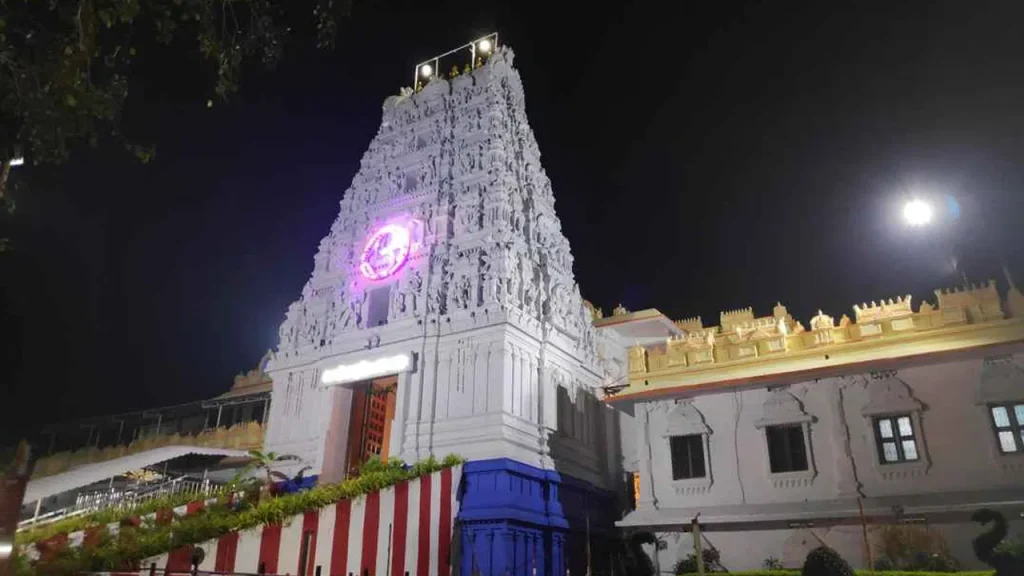 IRCTC Tour Package : ఐఆర్సీటీసీ 'గోదావరి టెంపుల్ టూర్'.. రూ.3,420లకే అన్నవరం, అంతర్వేది, ద్రాక్షారామం ఆలయ సందర్శన! 2 Prayanikudu