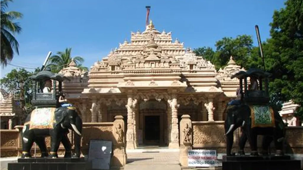 Telangana Tourism : అదిరిపోయే టూర్ ప్యాకేజ్..హైదరాబాద్ నుండి రామప్పకు.. వరంగల్ మీదుగా రెండు రోజుల యాత్ర! 2 Prayanikudu