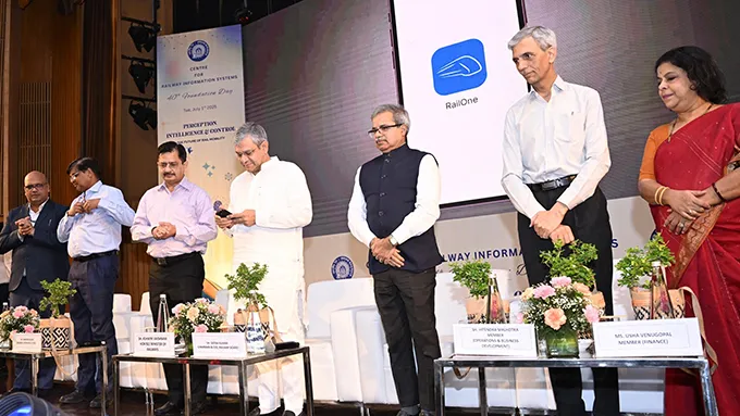 RailOne : ఇక రైలు టికెట్ల కోసం పది యాప్లు అక్కర్లేదు… సింగిల్ యాప్లో సూపర్ సేవలు.. రైల్ వన్ వచ్చేసింది 2 Prayanikudu