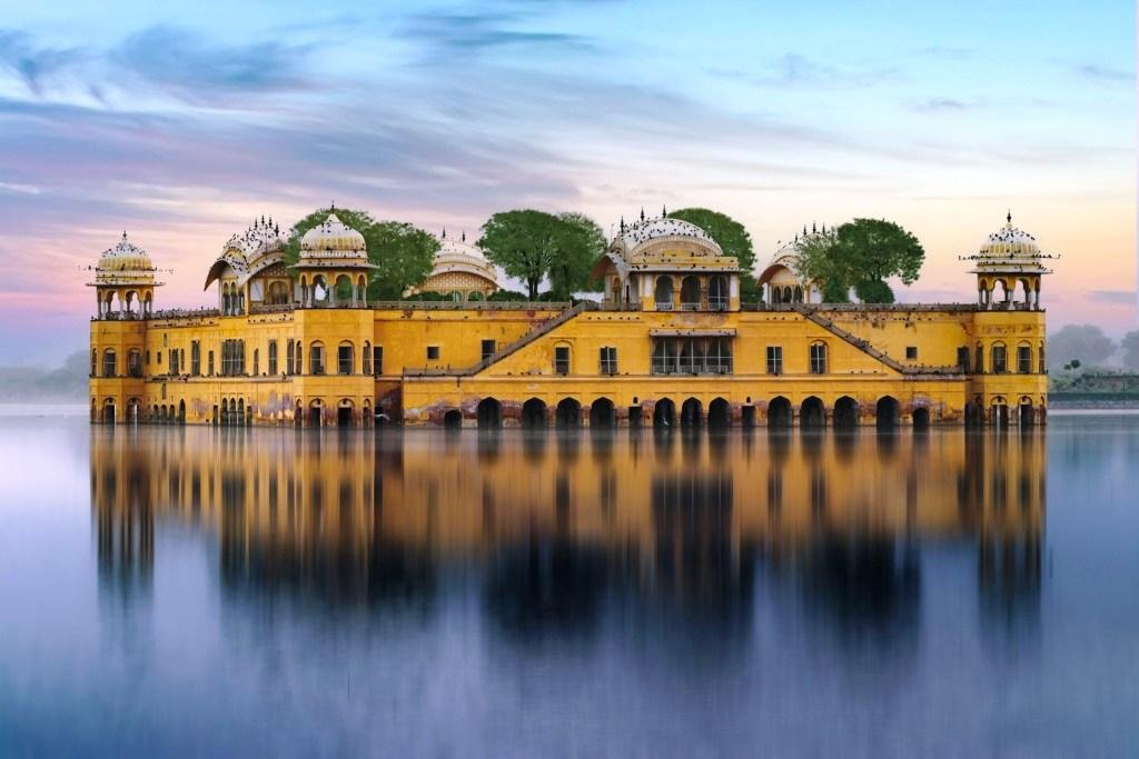 VANISHING TEMPLES : ఇలా కనిపించి అలా మాయం అయ్యే 5 ఆలయాలు, నిర్మాణాలు 3 Jal Mahal
