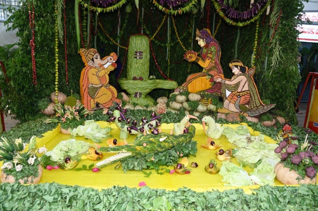 Shakambari Utsavalu Day 2 : శాకాంభరి ఉత్సవాలు.. రెండో రోజు కూడా అదే వైభవం… 6 Shakambari Utsavalu Day 2