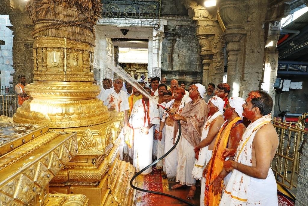 Anivara Asthanam : శ్రీవారి సన్నిధిలో కోయిల ఆళ్వార్ తిరుమంజనం 2 TTD Koil Alwar Tirumanjanam