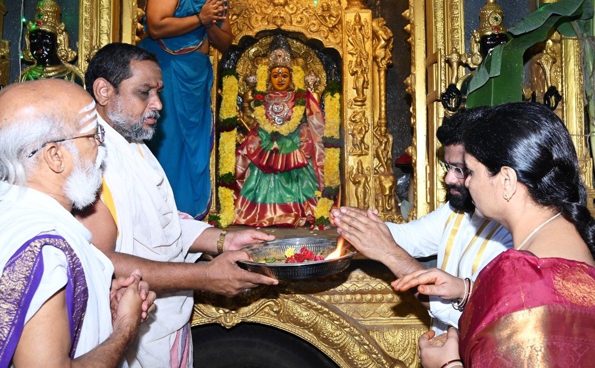 Indrakeeladri Giri Pradakshina : భక్తి, ఉత్సాహల కలబోతతో సాగిన ఇంద్ర కీలాద్రి గిరి ప్రదక్షిణ 3 indra keeladri giri pradakshina