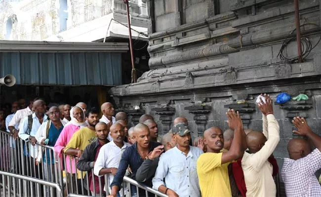 Tirumala : తిరుమలలో ఎన్ని రకాల దర్శనాలు ఉన్నాయో తెలుసా? ఈ టికెట్లు బుక్ చేసుకుంటే త్వరగా దర్శనం అవుతుంది 3 Prayanikudu