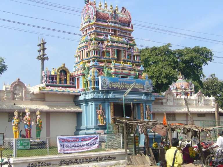 Mopidevi Temple: నాగుపాము దోషం పోవాలంటే ఇక్కడకి వెళ్లాల్సిందే.. మోపిదేవి పుట్టమన్ను మహిమలేంటో తెలుసా ?