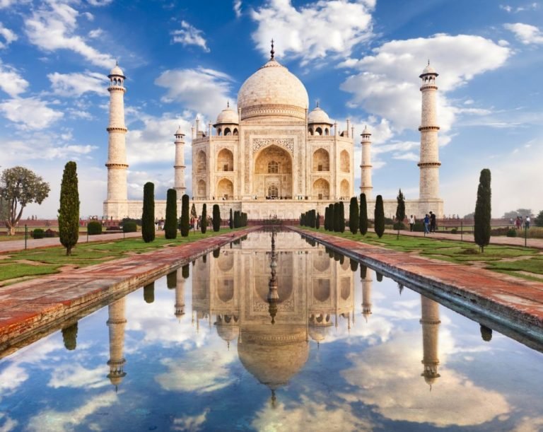 Taj Mahal : షాజహాన్, ముంతాజ్ సమాధుల దగ్గరికి వెళ్లిన వ్యక్తి.. తాజ్‌మహల్ నిషిద్ధ ప్రాంతం వీడియో వైరల్