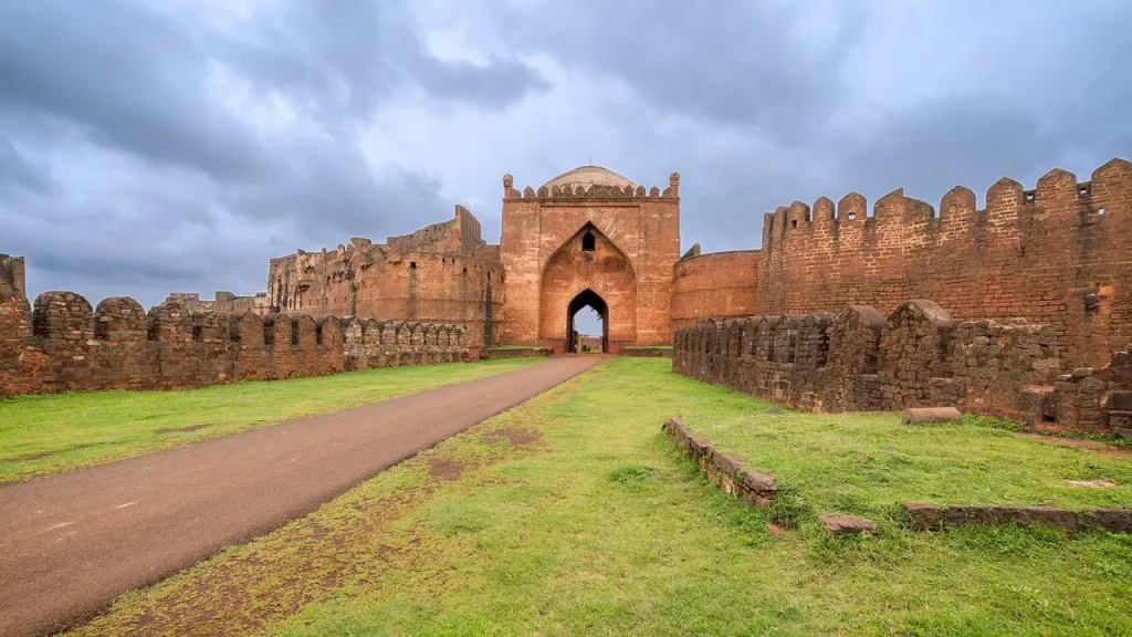 Honeymoon Spots : కొత్తగా పెళ్లయిందా.. అయితే హైదరాబాద్కు దగ్గరలో బెస్ట్ హనీమూన్ స్పాట్స్ ఇవే 3 Prayanikudu
