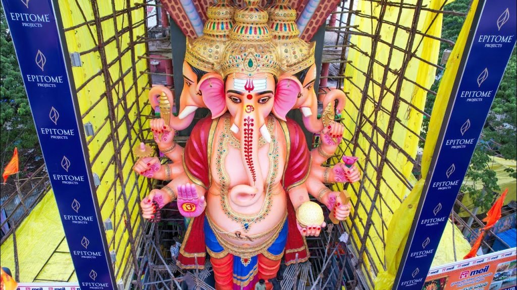 Khairatabad Ganesh : అడుగు విగ్రహంతో ప్రారంభమైన మహాగణపతి ప్రస్థానం.. 71 ఏళ్ల అద్భుత ప్రయాణం 2 Prayanikudu
