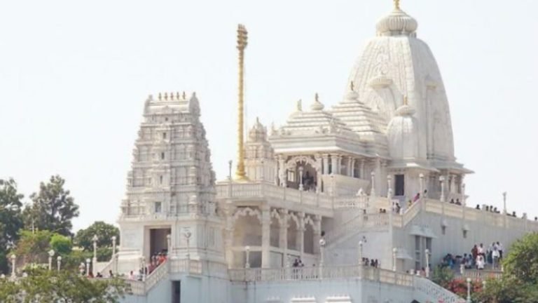 Dasara : హైదరాబాద్‌లోని ప్రముఖ దేవాలయాల్లో ఆధ్యాత్మిక ప్రశాంతత.. తప్పక సందర్శించాల్సిన ప్రదేశాలివే