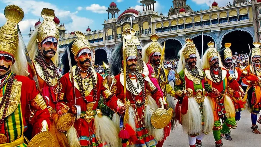 Mysuru Dasara 2025 : మైసూర్ ప్యాలెస్లో మొదలైన దసరా సందడి.. జంబూ సవారికి గజరాజుల శిక్షణ! 3 Prayanikudu