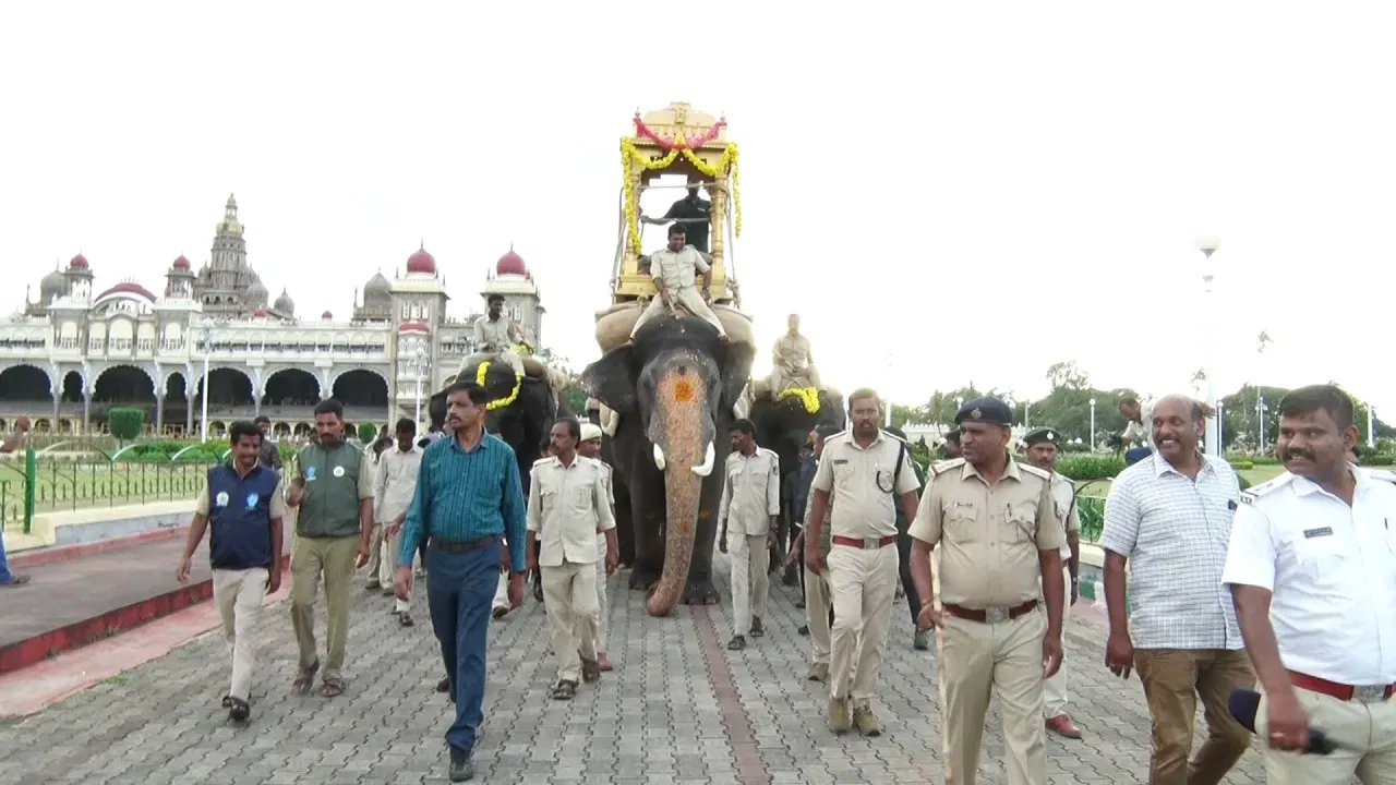 Prayanikudu