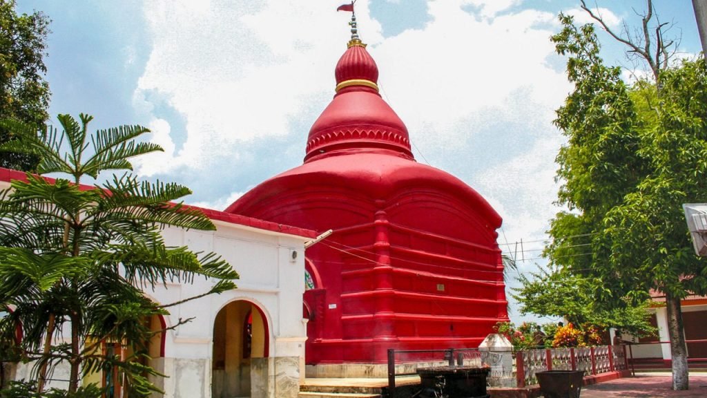 Mata Tripura Sundari Temple : త్రిపురలో కొత్తగా మారిన 500ఏళ్ల నాటి ఆలయం.. 51 శక్తి పీఠాల మోడల్స్తో ఆధ్యాత్మిక పార్క్ 2 Prayanikudu