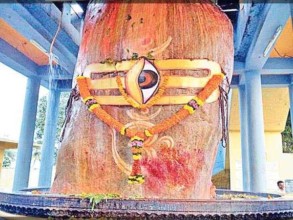 Endala Mallikarjuna Swamy : దేశంలోనే అతిపెద్ద శివలింగం.. రావణ సంహారం తర్వాత శ్రీరాముడు దర్శించిన క్షేత్రం.. ఎక్కడంటే 1 Prayanikudu