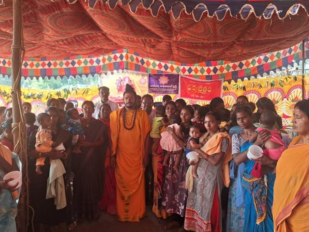 Manasa Devi Temple : సంతానం కలగడం లేదా.. వెంటనే విజయనగరంలో వెలిసిన ఈ అమ్మవారిని దర్శించుకోండి 2 Prayanikudu