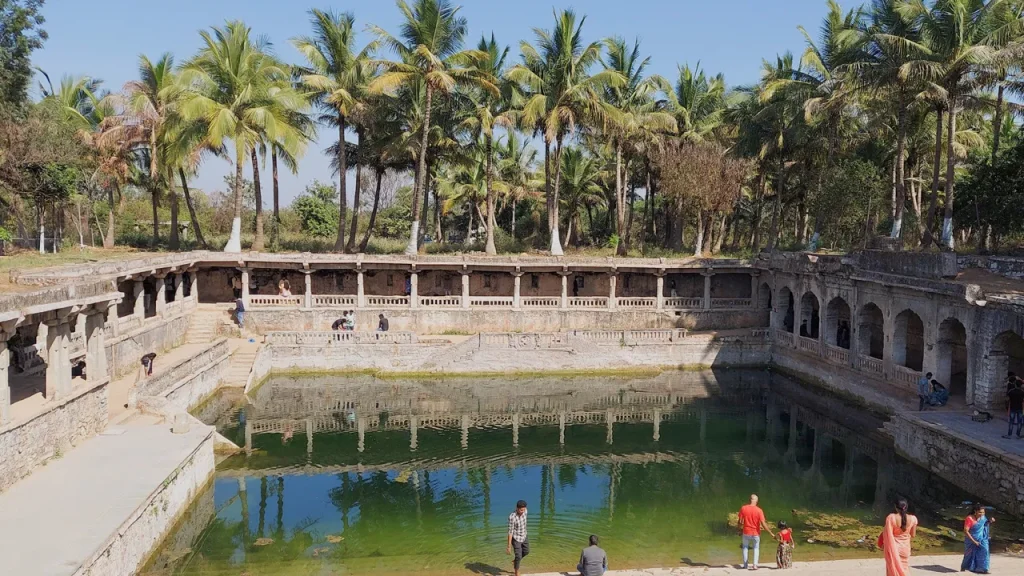 Ammapalli Temple : 1000 ఏళ్ల నాటి రామయ్య విగ్రహం.. హైదరాబాద్ దగ్గర తప్పక చూడాల్సిన దేవాలయం ఇదే! 2 Prayanikudu