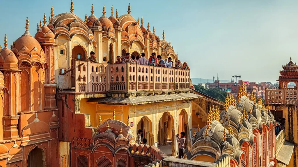 India Tourism : అక్టోబర్లో ఎక్కడికి వెళ్దాం? చల్లని వాతావరణం, పచ్చని అందాలు ఈ 3 ప్రదేశాలు బెస్ట్ ఆప్షన్ 3 Prayanikudu