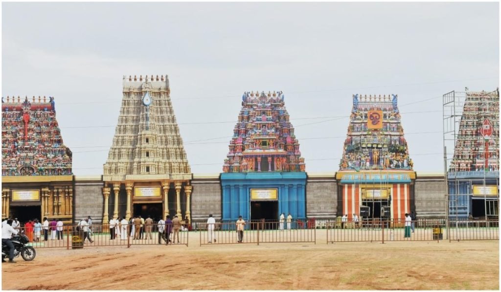 Spiritual Journey: ఫ్రీగా ఈ 6 పుణ్యక్షేత్రాలను దర్శించుకోండి.. ఆధ్యాత్మియాత్రకు ఇలా అప్లై చేసుకోండి 2 Prayanikudu