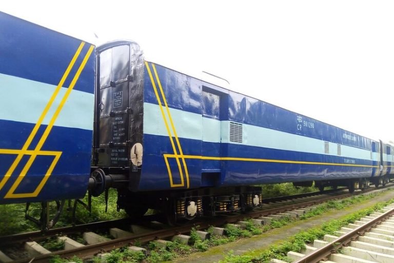 NMG Trains : 45 ఏళ్ల నుంచి నడుస్తుంది.. ఈ రైలు కిటీకీలు ఉండవు.. తలుపులు కూడా మూసే ఉంటాయి.. ఎందుకో తెలుసా ?