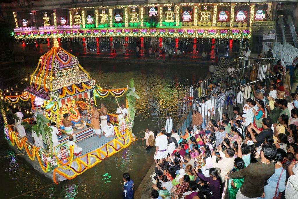 ttd-teppotsavam-tirumala-swami-pushkarini-night.jpg