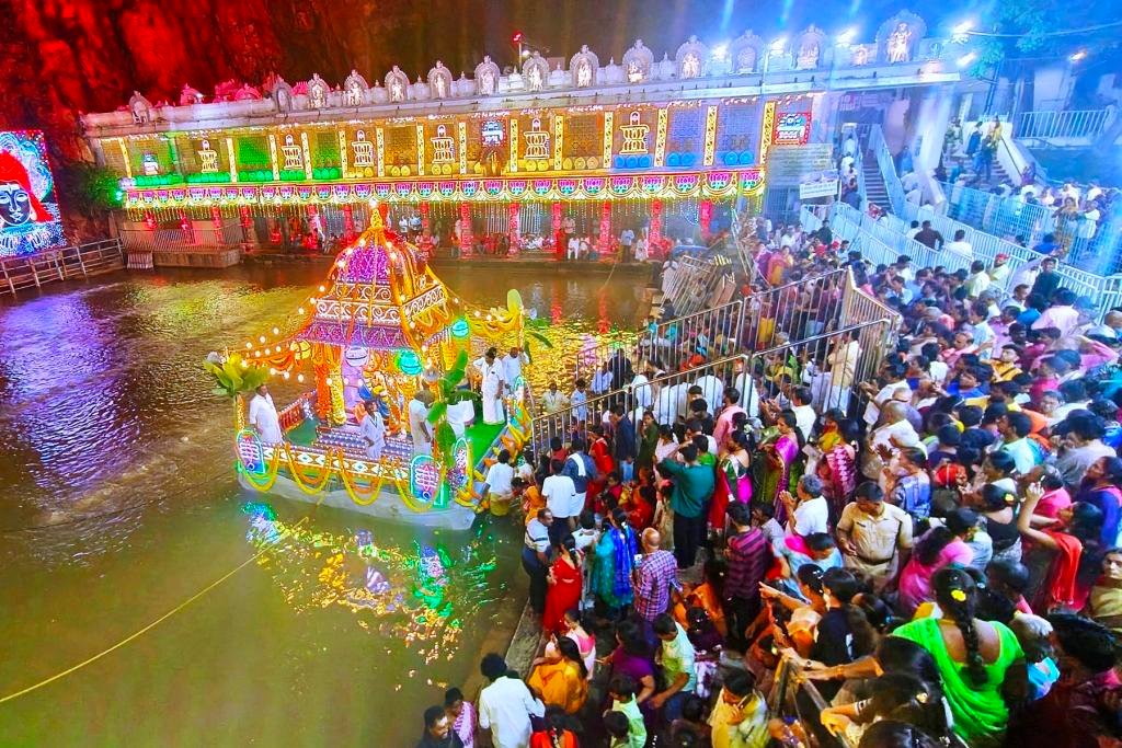 తెప్పోత్సవం అంటే ఏంటి? తిరుమలలో ఎప్పుడు జరుగుతుంది? | TTD Teppotsavam Guide 7 teppotsavam-peaceful-darshan-tirumala.jpg