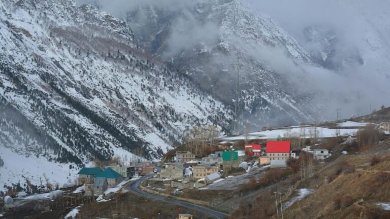 కిన్నోర్ కైలాస పర్వతాల మధ్య ఒక ప్రశాంత ప్రపంచం | Kalpa Village Travel 1 kalpa