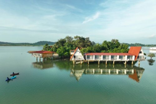 Islands on Laknavaram : కాకతీయల కాలం నాటి ఈ చెరువు ప్రకృతి అందాలకు నెలవు. ఇక్కడ మొత్తం 13 ద్వీపాలు ఉన్నాయి. అందులో కేవలం రెండు మాత్రమే పర్యాటకులకు అందుబాటులో ఉండేవి.