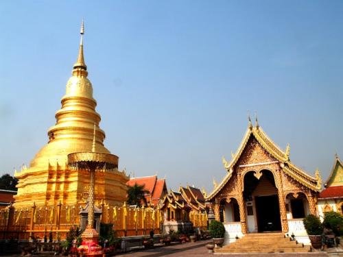 అద్భుతమైన ఆలయాలు | Majestic Temple Of Thailand : థాయ్ రాజ్యంలో ఆలయాలు చాలా అందంగా ఉంటాయి. వాటి లొకేషన్, నిర్మాణ శైలి ఇవన్నీ ఆకట్టుకునేలా ఉంటాయి.
