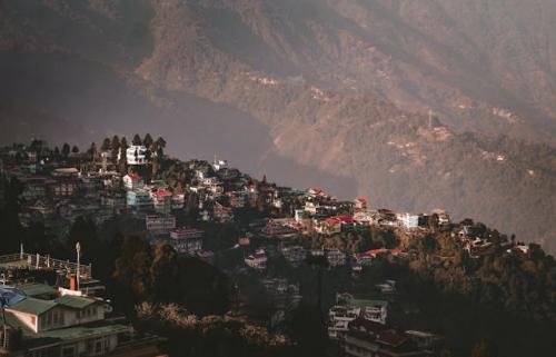Darjeeling, West Bengal : ప్రతీ భారతీయులు జీవితంలో ఒక్కసారి అయినా వెళ్లాలి అనుకునే ప్లేస్ ఇది. చాలా అందంగా ఉంటుంది.