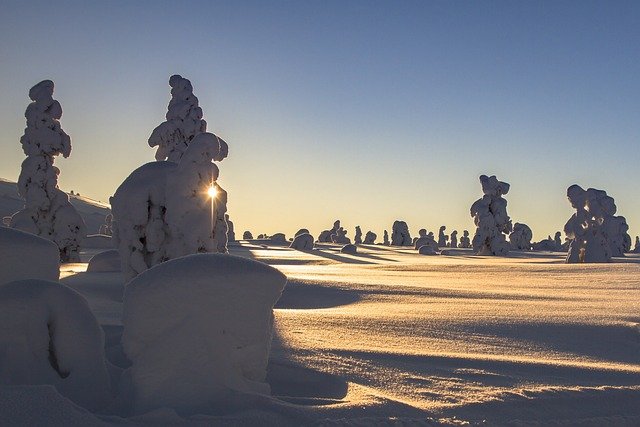 Rovaniemi, Finland : శాంటా క్లాజ్ హోమ్‌టైన్ ఇది .వింటరల్లో ఇదొక మ్యాజికల్ దునియాలా మారుతుంది. ఇక్కడ హస్కీ స్లెడ్జింగ్ ట్రై చేయండి.