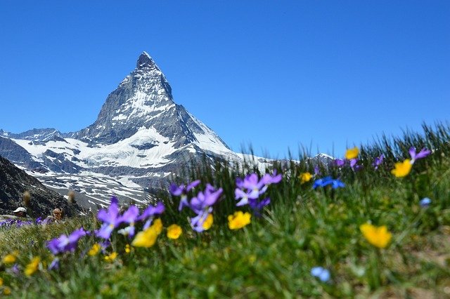 Zematt, Switzerland : స్నోతో నిండివుండే జెర్మాట్‌లో మీరు విలాసవంతంగా లైఫ్ ఎంజాయ్ చేయొచ్చు. స్కీయింగ్ చేయొచ్చు